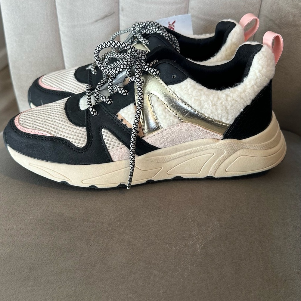 Posh sneakers tennis shoes 38 7 7.5